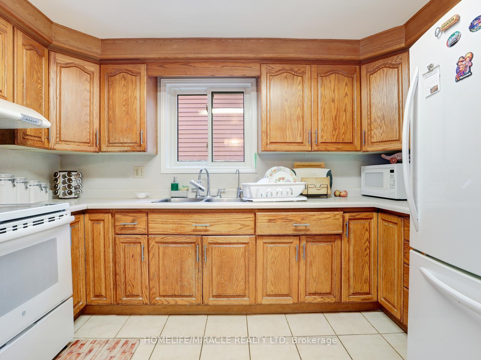 Photo 8 of 128 Macatee Place S, Cambridge, Greenway-Chaplin — HOMEH