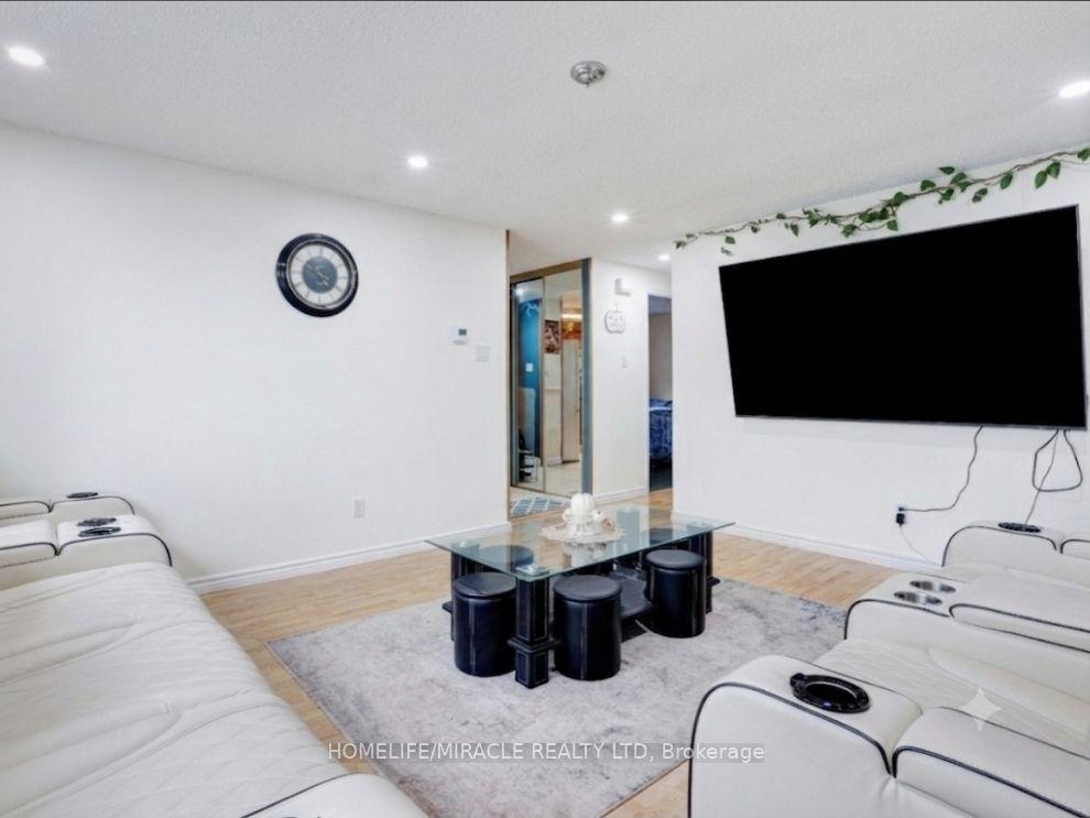 Photo 19 of 128 Macatee Place S, Cambridge, Greenway-Chaplin — HOMEH
