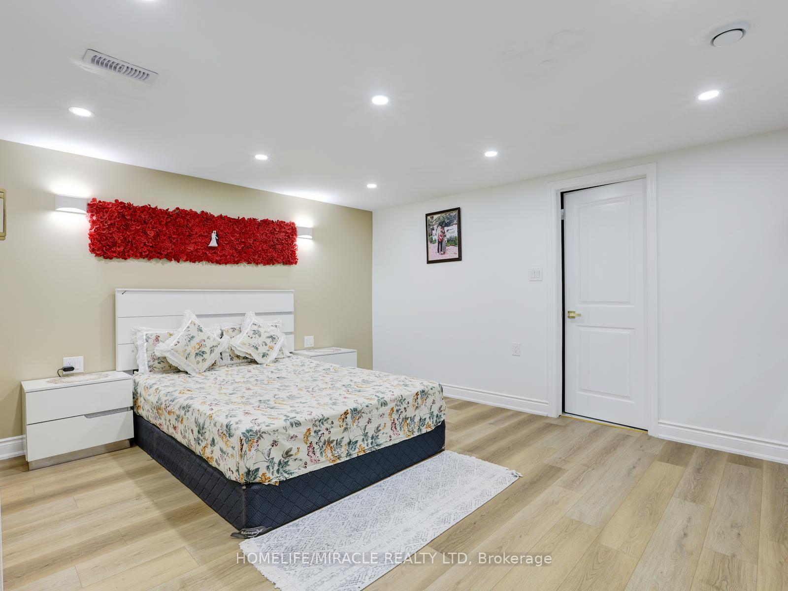 Photo 31 of 128 Macatee Place S, Cambridge, Greenway-Chaplin — HOMEH