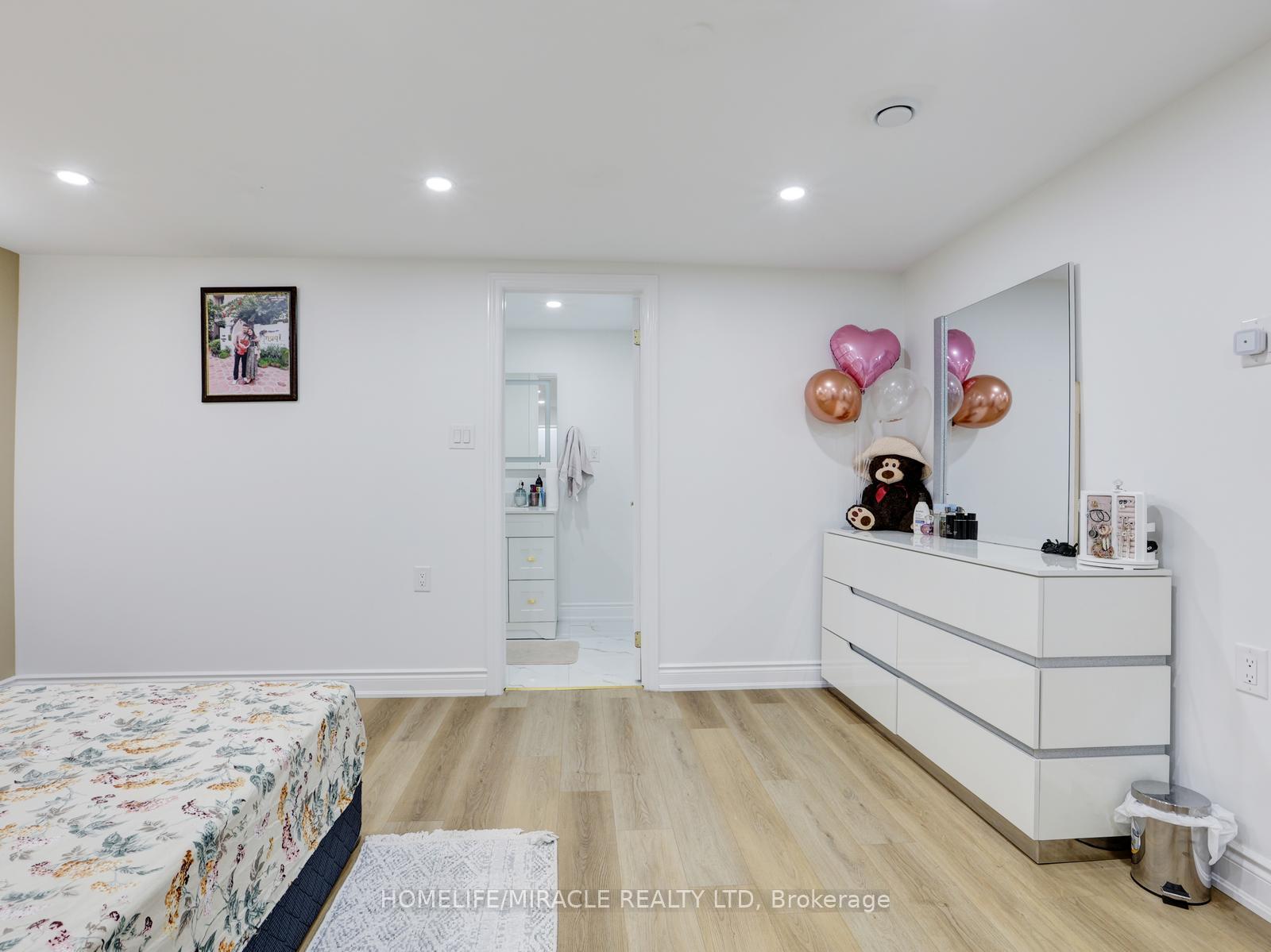 Photo 34 of 128 Macatee Place S, Cambridge, Greenway-Chaplin — HOMEH