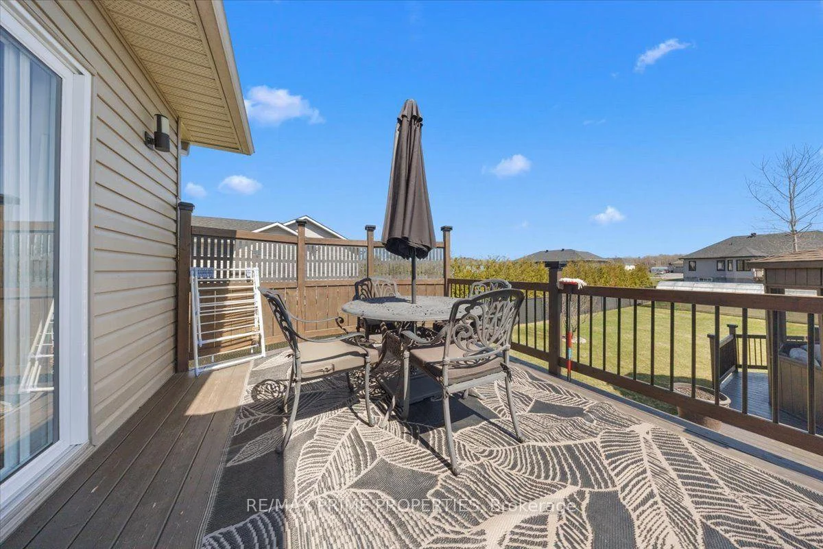 Photo 10 of 3421 Summerbreeze Drive, Ottawa, Osgoode — HOMEH