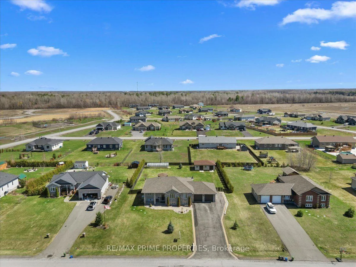 Photo 20 of 3421 Summerbreeze Drive, Ottawa, Osgoode — HOMEH