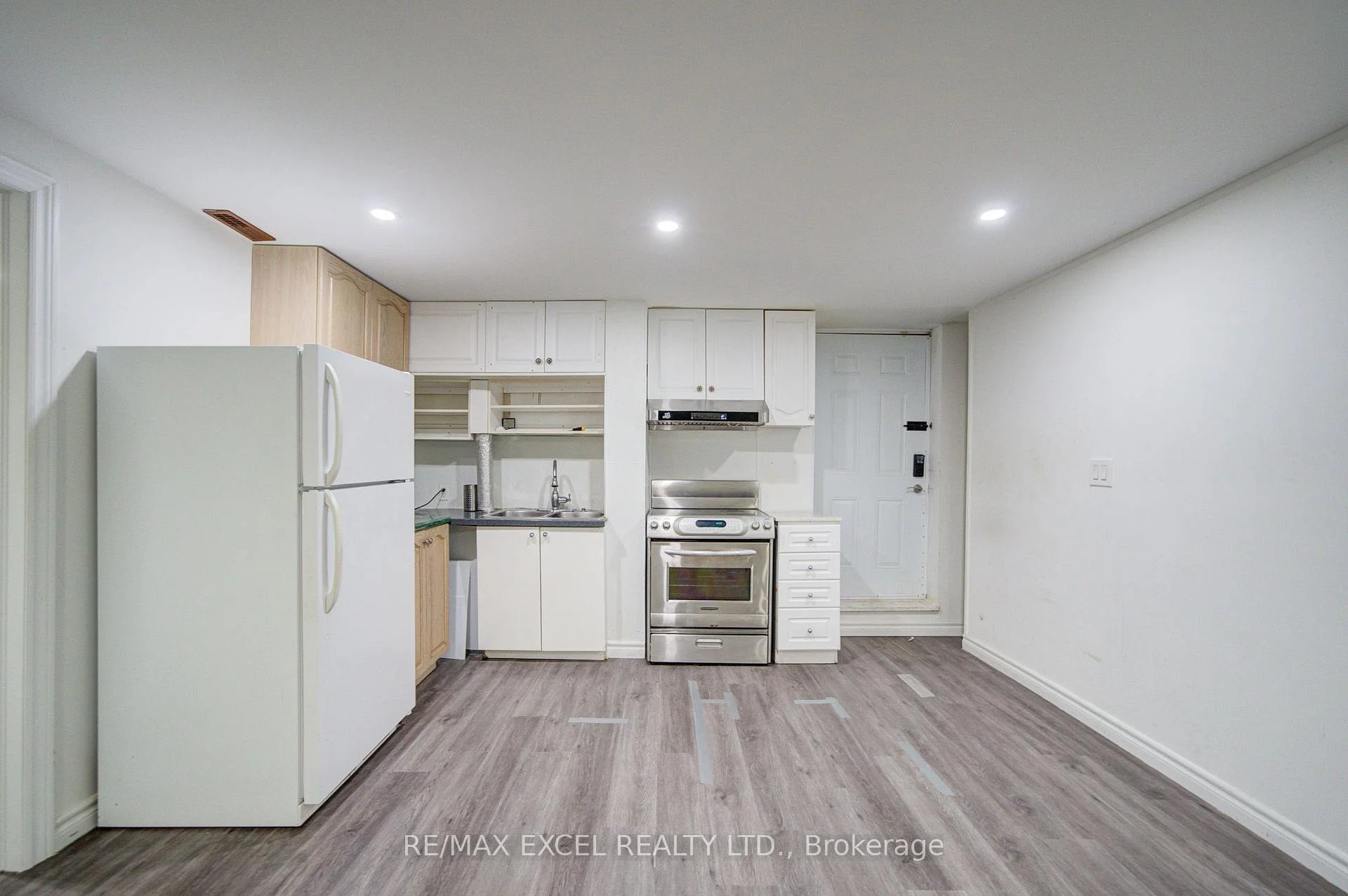 Photo 10 of Unit BASEMENT, 13 Hepburn Street, Markham, Milliken Mills East — HOMEH
