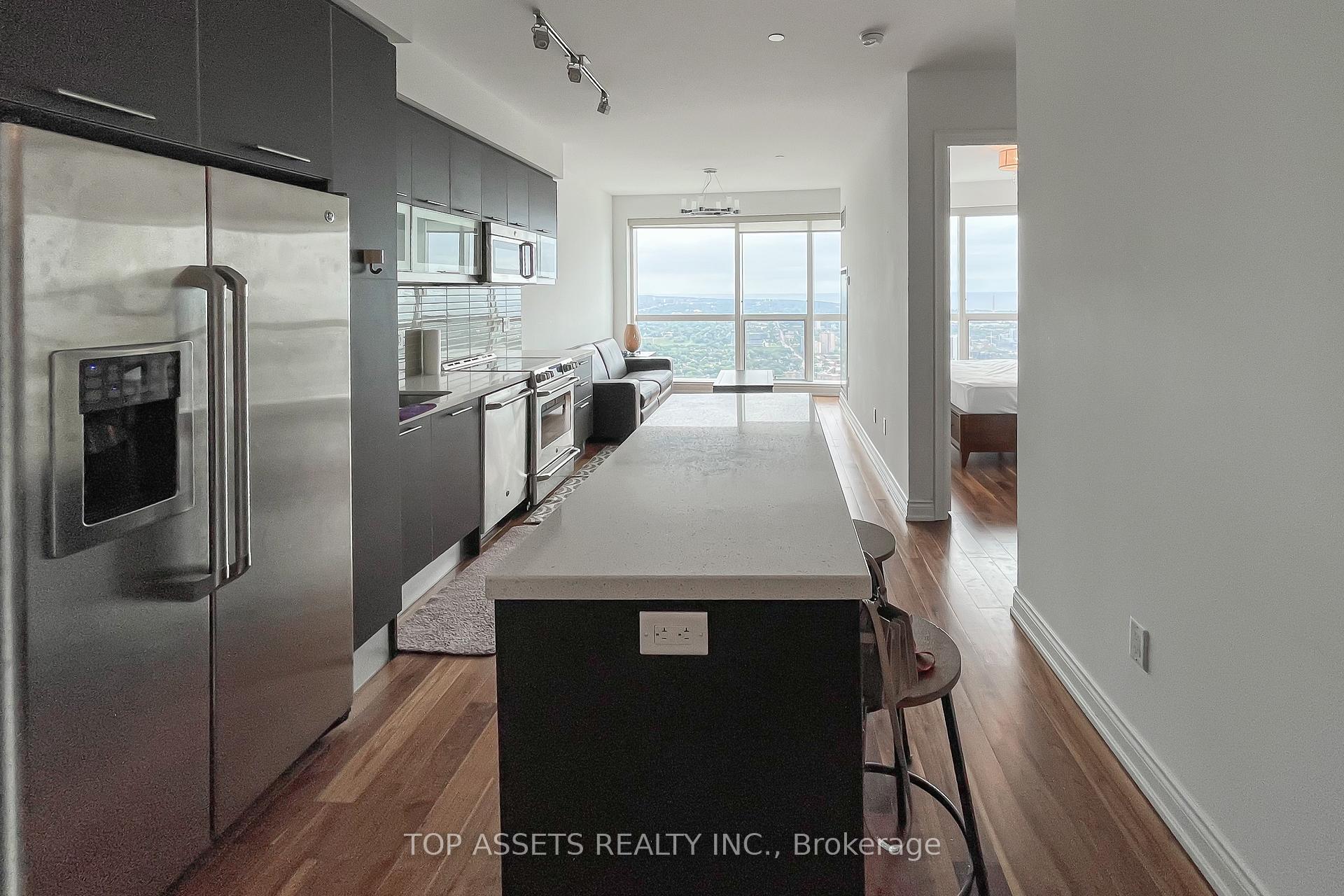 Photo 3 of Unit 6905, 388 Yonge Street, Toronto, Bay Street Corridor — HOMEH