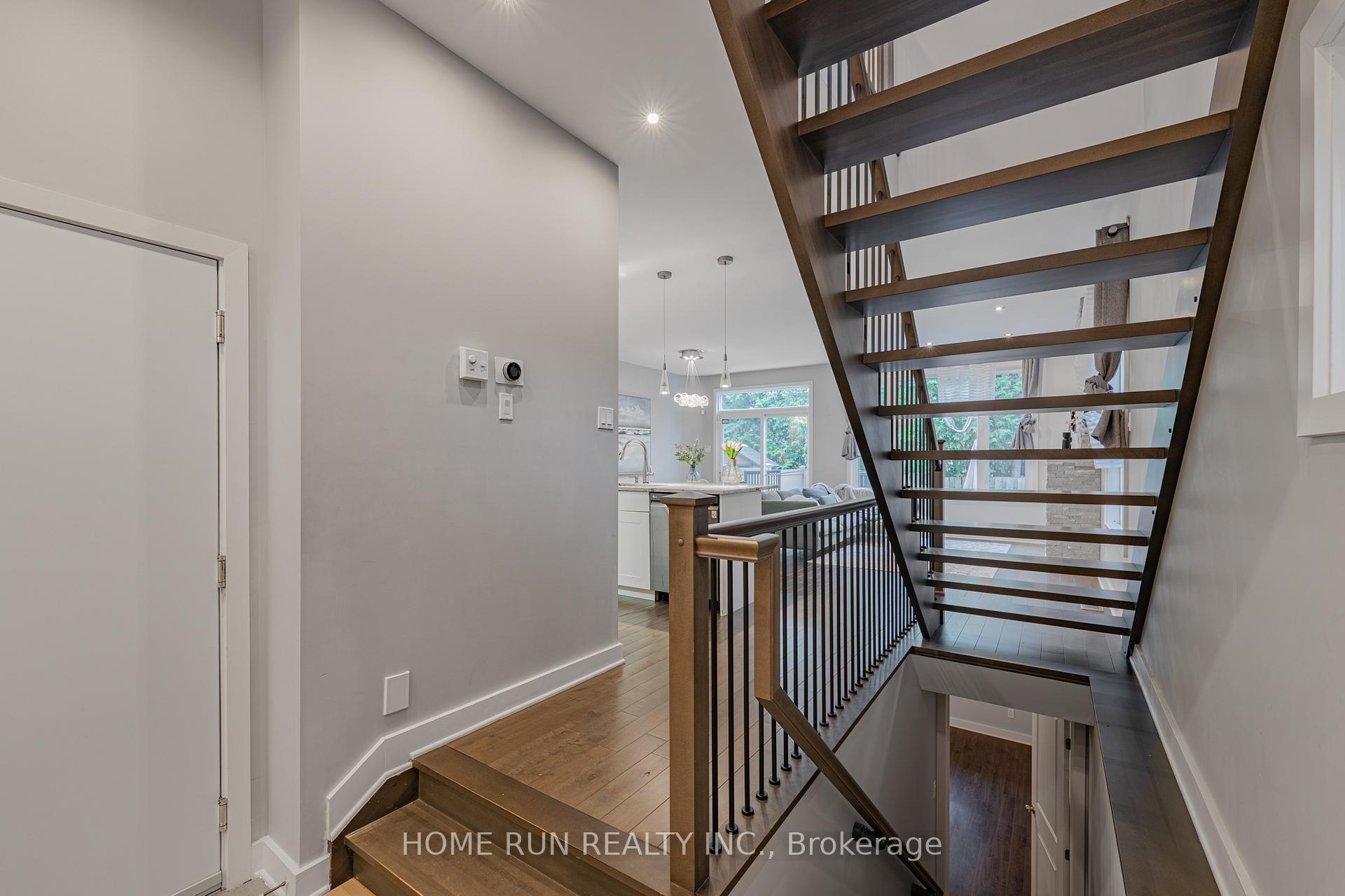 Photo 5 of 14 Camil Street, Ottawa, Castle Heights/Rideau High — HOMEH