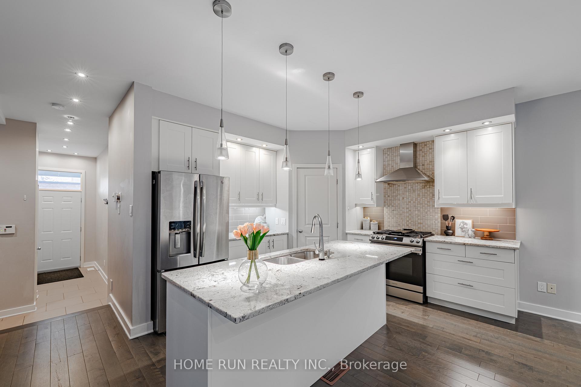 Photo 12 of 14 Camil Street, Ottawa, Castle Heights/Rideau High — HOMEH