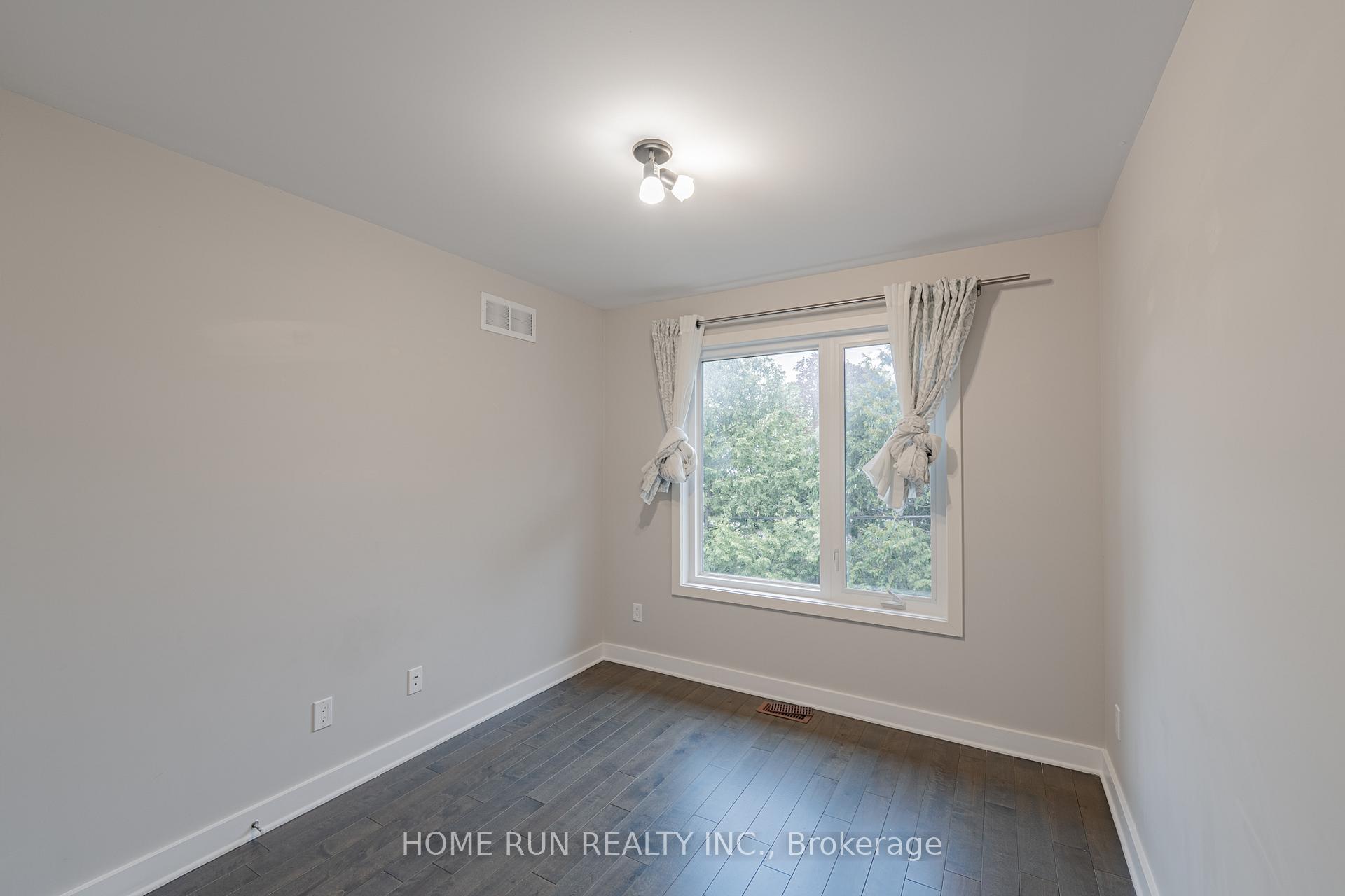 Photo 32 of 14 Camil Street, Ottawa, Castle Heights/Rideau High — HOMEH