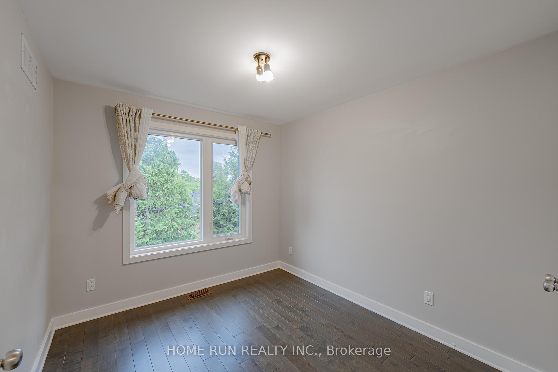 Photo 39 of 14 Camil Street, Ottawa, Castle Heights/Rideau High — HOMEH