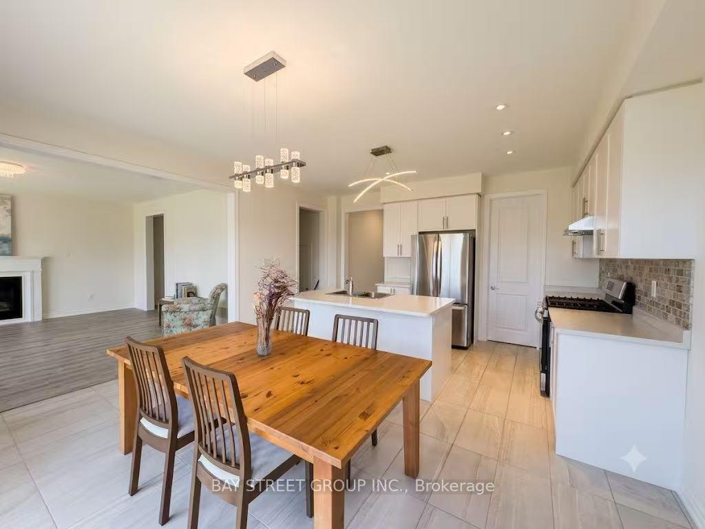 Photo 7 of 27 Samuel Crescent, Springwater, Centre Vespra — HOMEH