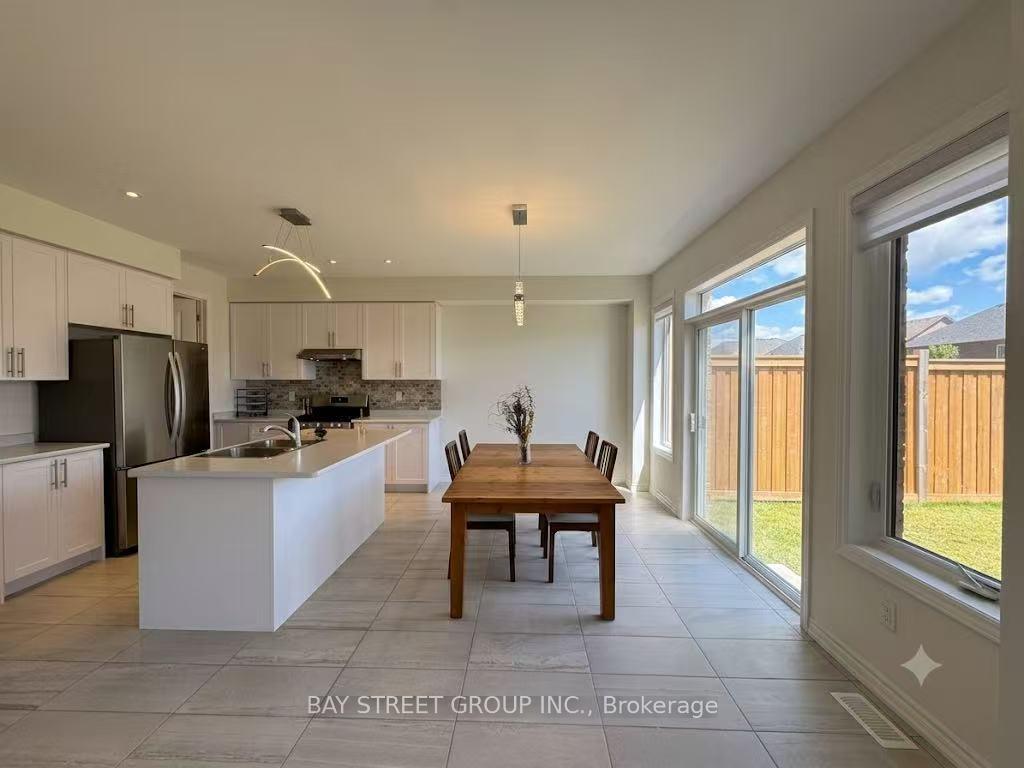 Photo 8 of 27 Samuel Crescent, Springwater, Centre Vespra — HOMEH