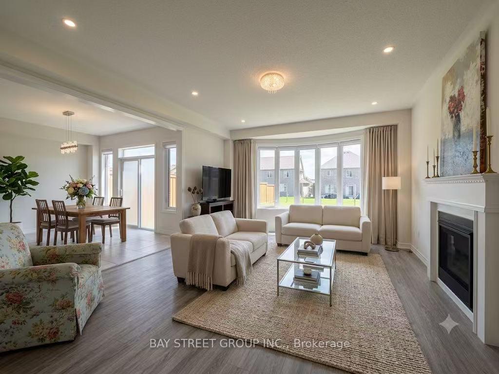Photo 9 of 27 Samuel Crescent, Springwater, Centre Vespra — HOMEH
