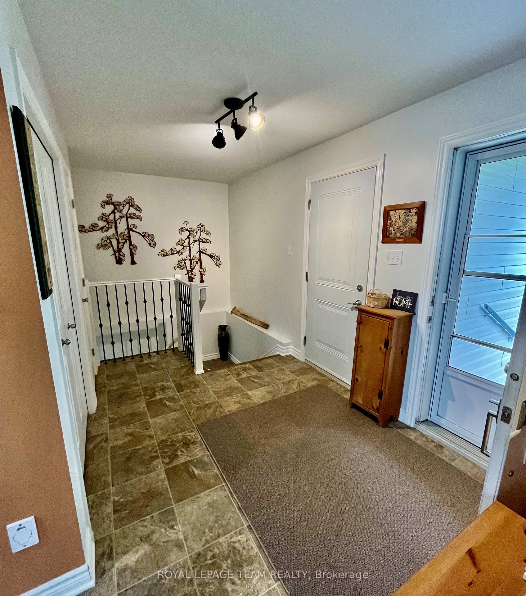 Photo 4 of 14 Otteridge Avenue, Renfrew, Renfrew — HOMEH