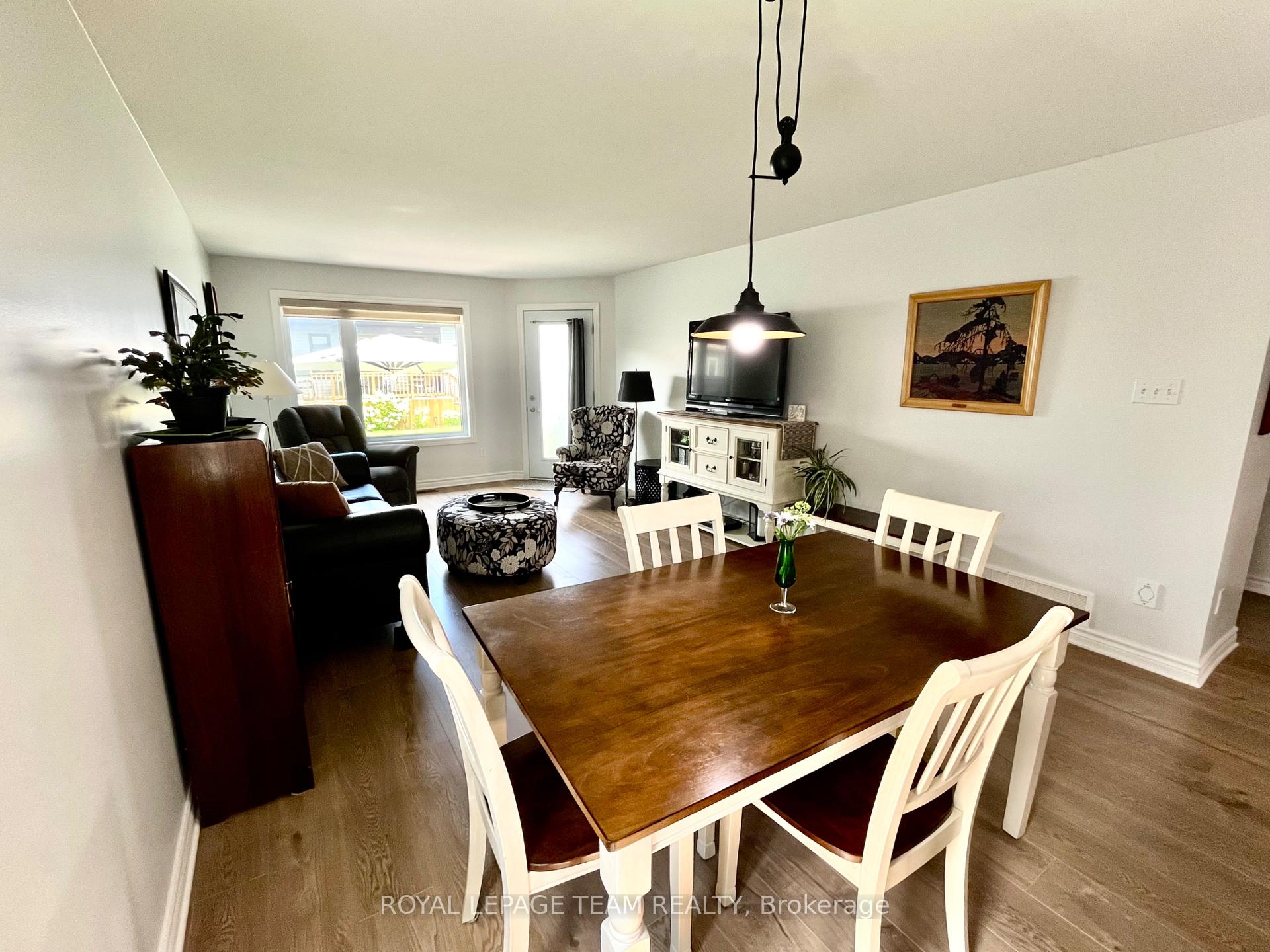 Photo 14 of 14 Otteridge Avenue, Renfrew, Renfrew — HOMEH