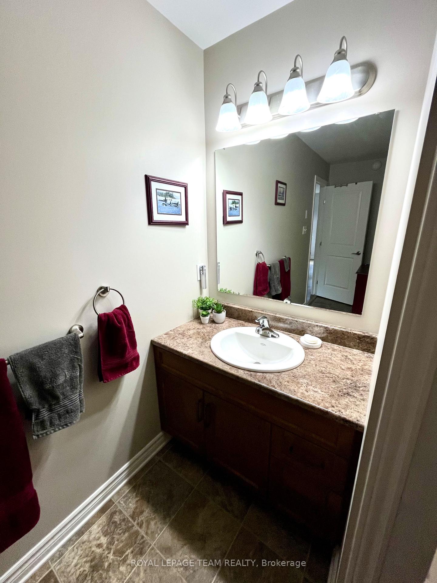 Photo 17 of 14 Otteridge Avenue, Renfrew, Renfrew — HOMEH