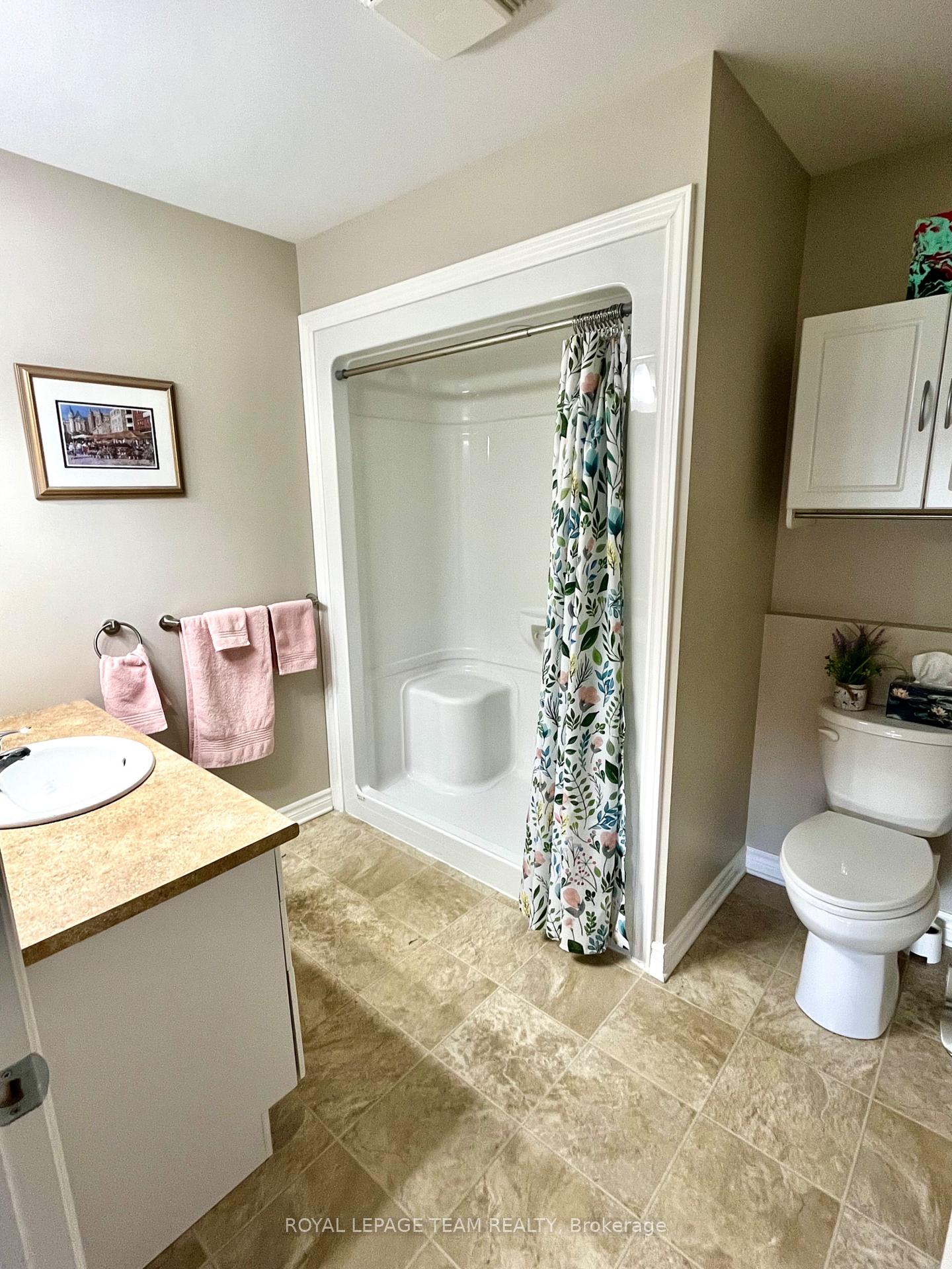 Photo 23 of 14 Otteridge Avenue, Renfrew, Renfrew — HOMEH