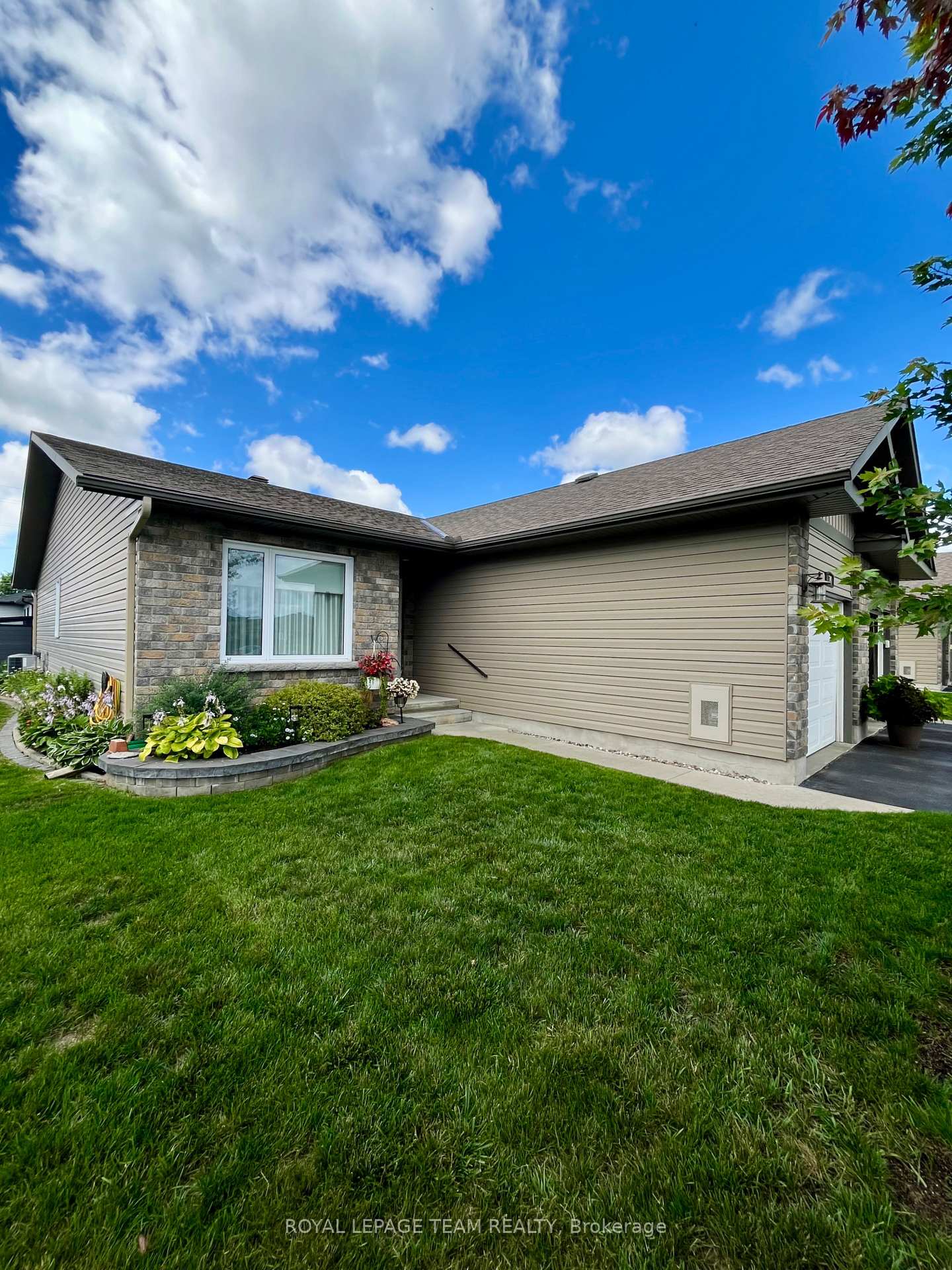 Photo 42 of 14 Otteridge Avenue, Renfrew, Renfrew — HOMEH