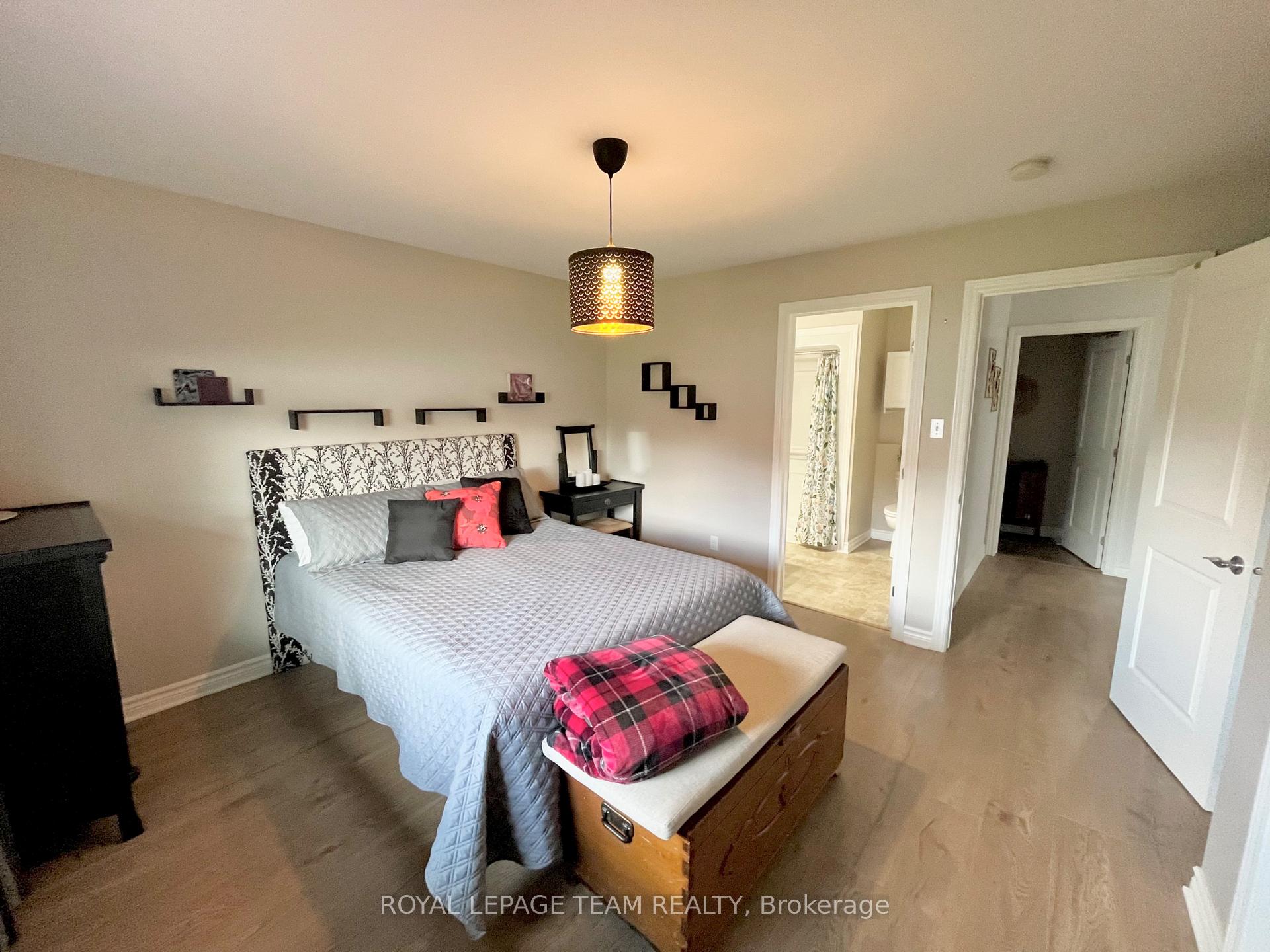 Photo 20 of 14 Otteridge Avenue, Renfrew, Renfrew — HOMEH