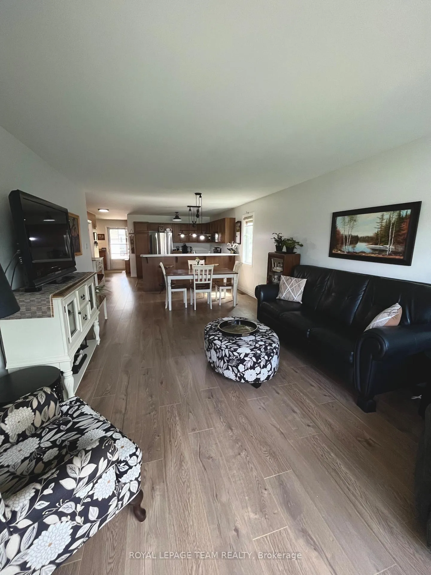 Photo 15 of 14 Otteridge Avenue, Renfrew, Renfrew — HOMEH