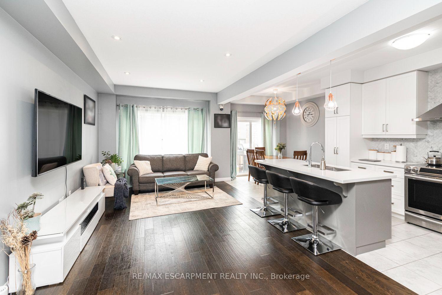 Photo 10 of 55 Greenwich Avenue, Hamilton, Stoney Creek Mountain — HOMEH