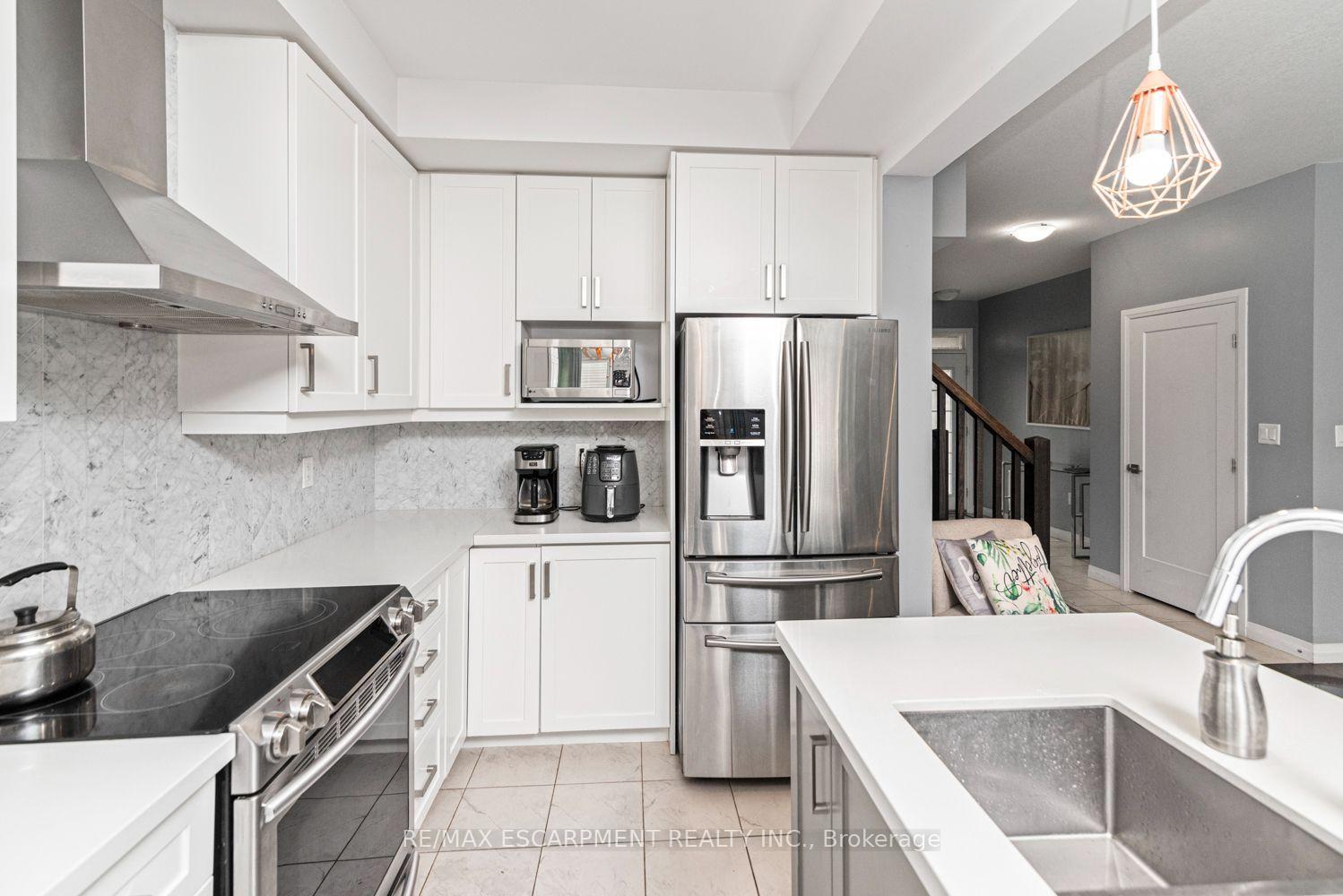 Photo 12 of 55 Greenwich Avenue, Hamilton, Stoney Creek Mountain — HOMEH