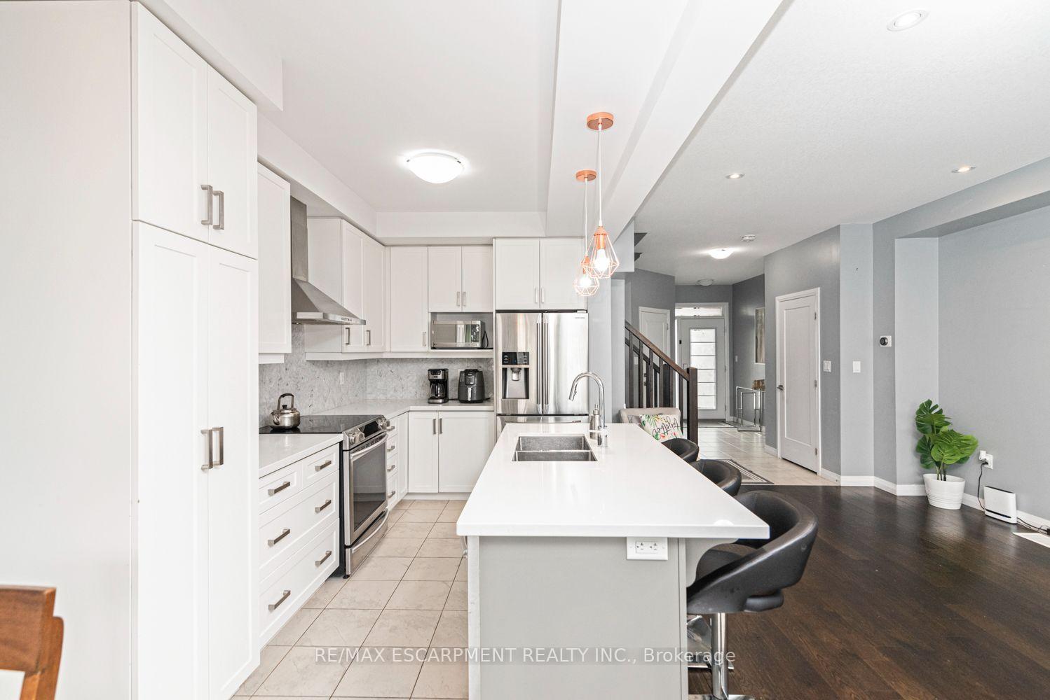 Photo 16 of 55 Greenwich Avenue, Hamilton, Stoney Creek Mountain — HOMEH