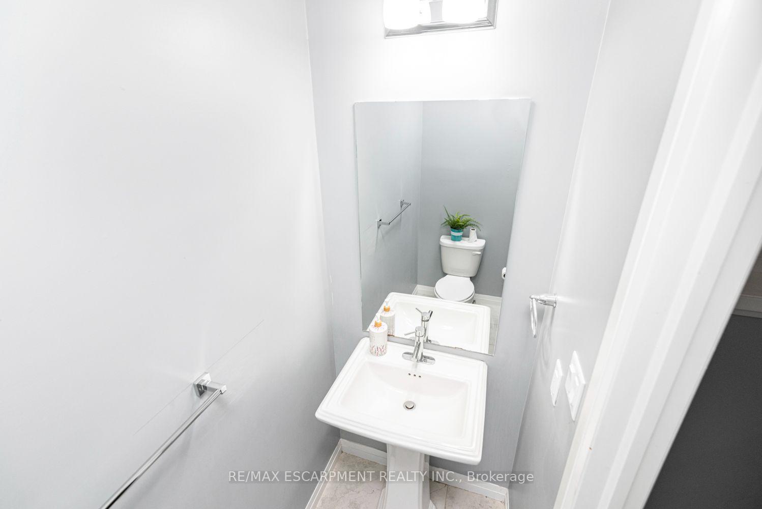 Photo 17 of 55 Greenwich Avenue, Hamilton, Stoney Creek Mountain — HOMEH