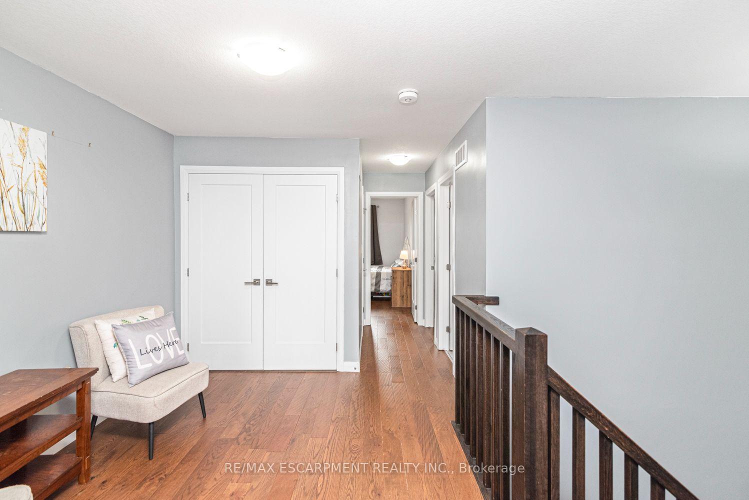 Photo 19 of 55 Greenwich Avenue, Hamilton, Stoney Creek Mountain — HOMEH