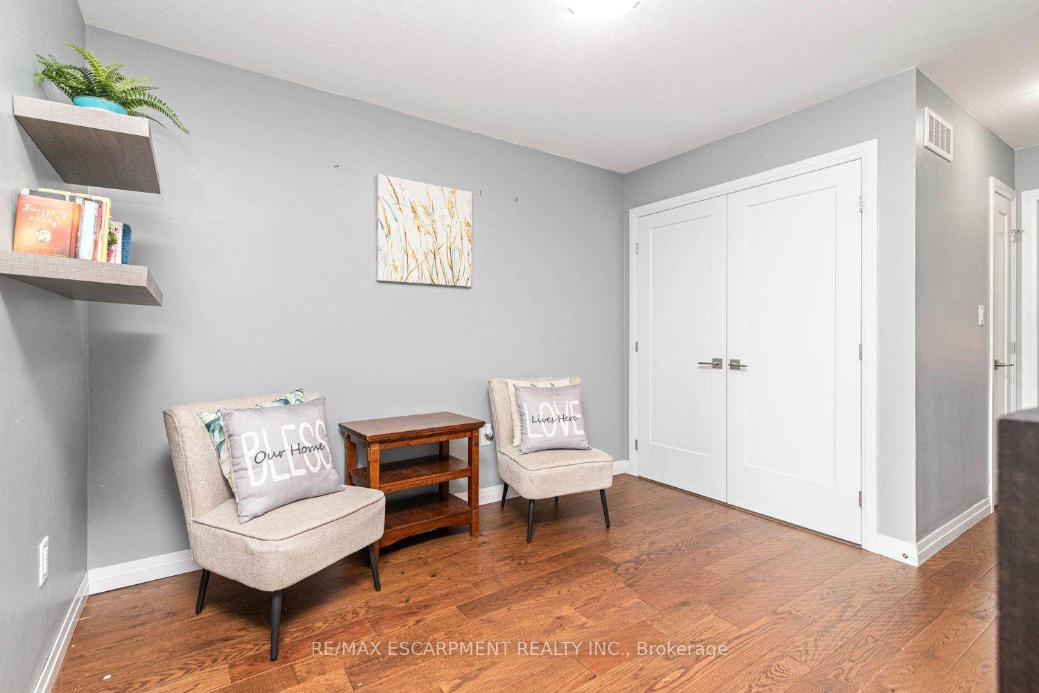 Photo 20 of 55 Greenwich Avenue, Hamilton, Stoney Creek Mountain — HOMEH