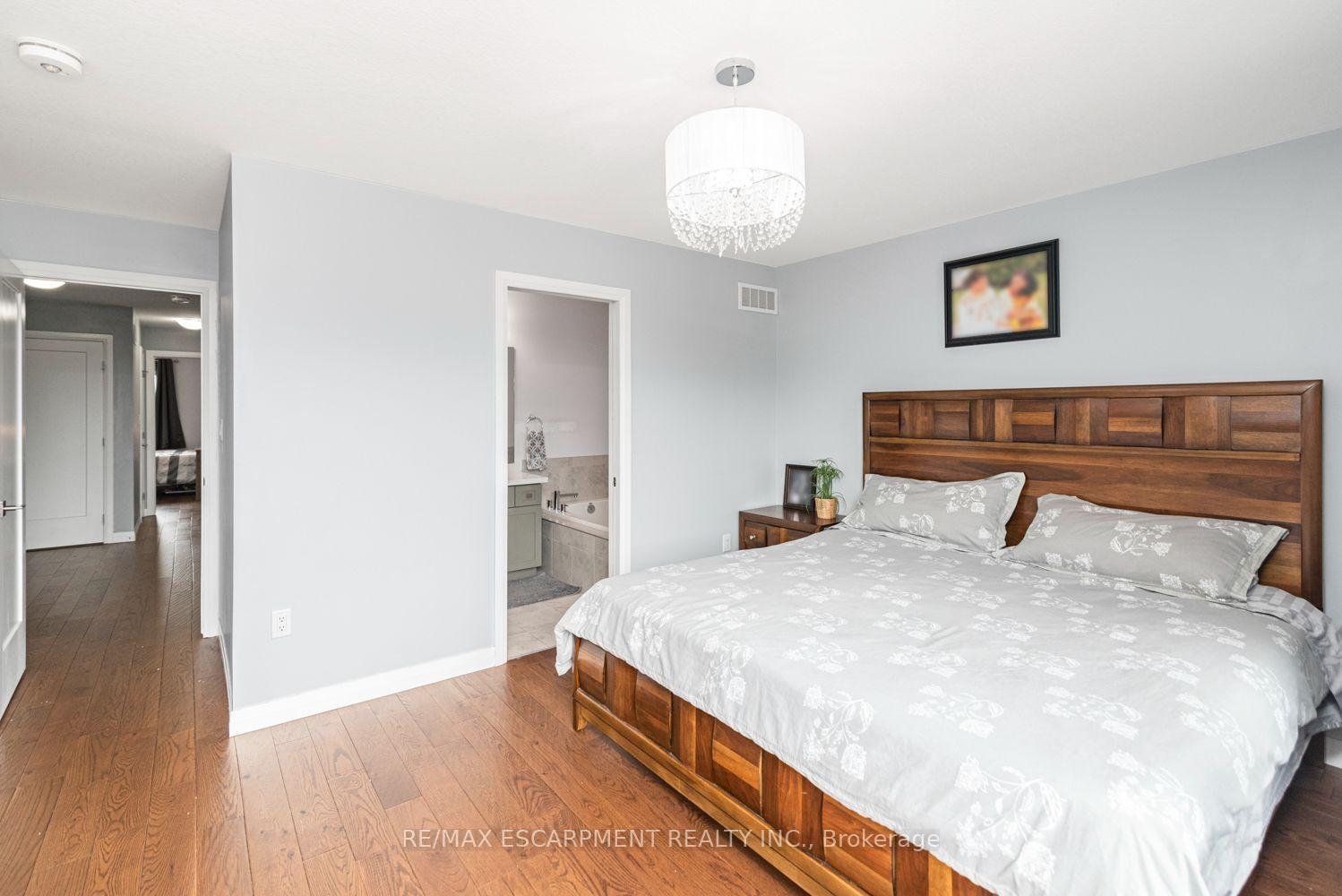 Photo 30 of 55 Greenwich Avenue, Hamilton, Stoney Creek Mountain — HOMEH