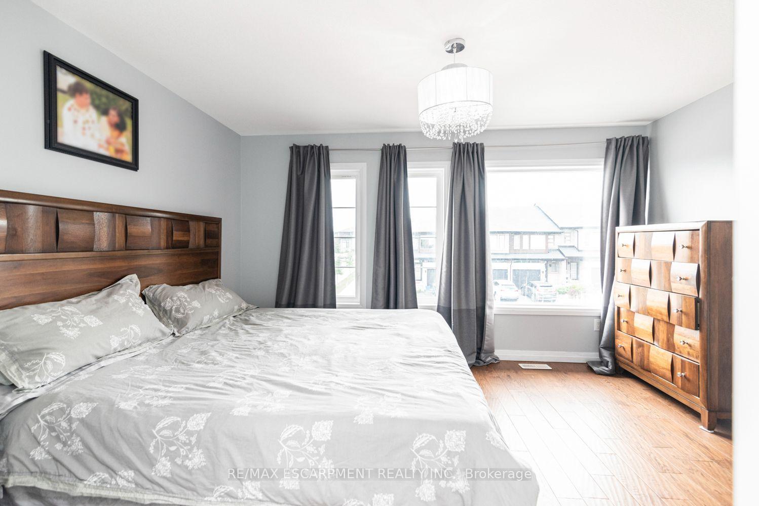Photo 32 of 55 Greenwich Avenue, Hamilton, Stoney Creek Mountain — HOMEH