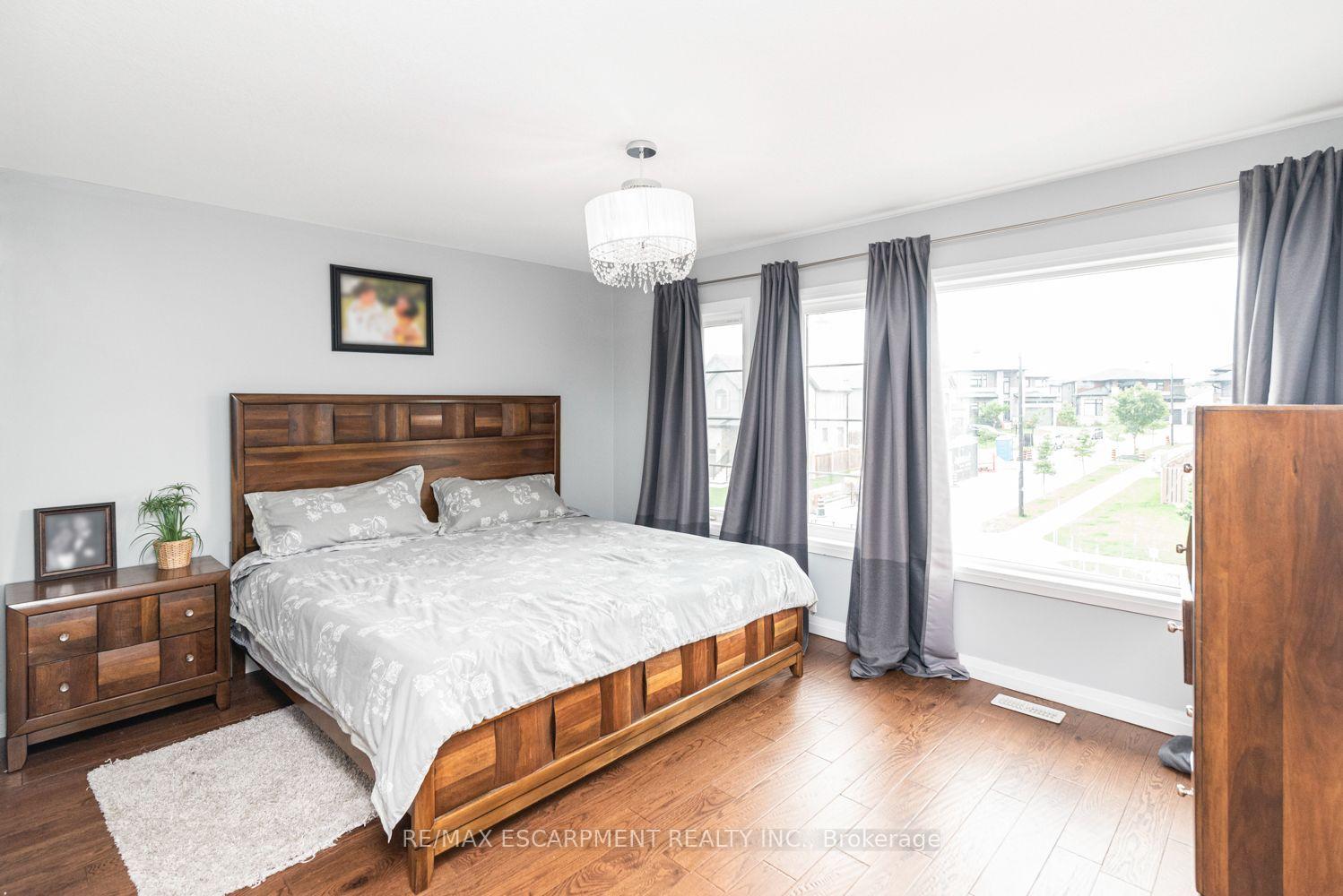 Photo 35 of 55 Greenwich Avenue, Hamilton, Stoney Creek Mountain — HOMEH