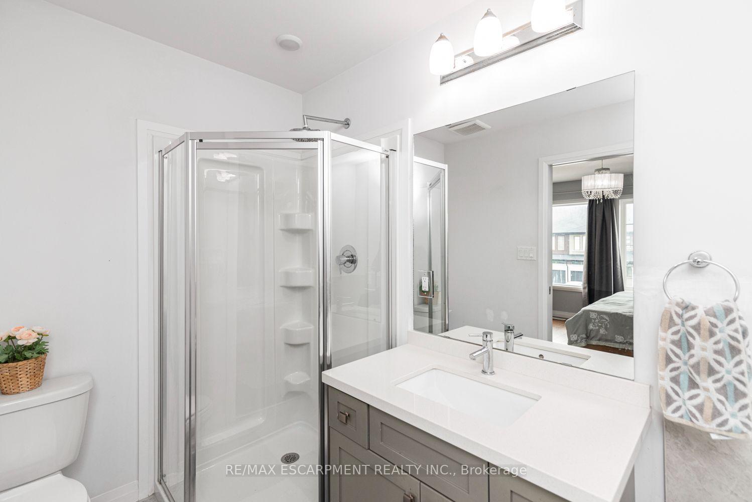 Photo 37 of 55 Greenwich Avenue, Hamilton, Stoney Creek Mountain — HOMEH