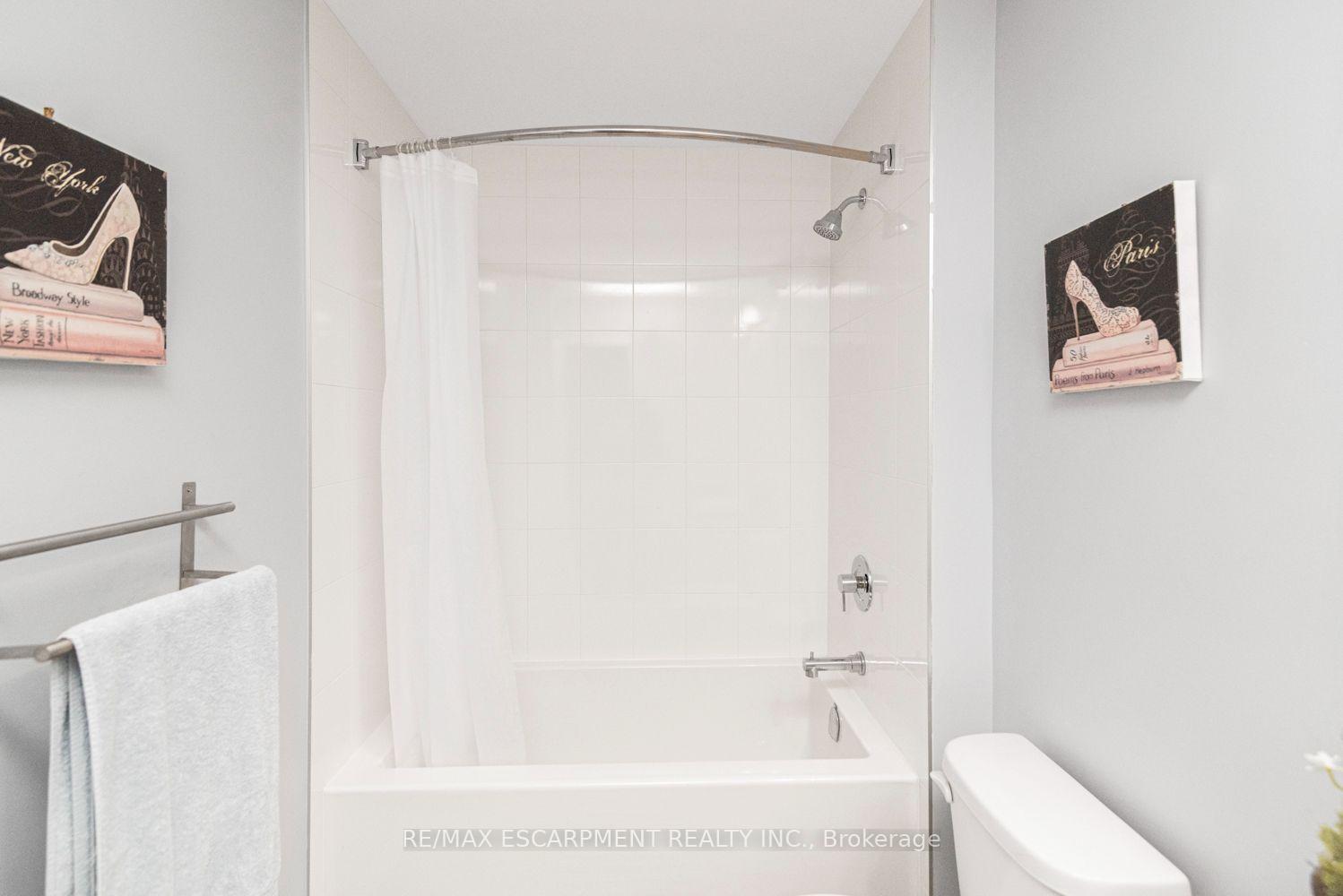 Photo 39 of 55 Greenwich Avenue, Hamilton, Stoney Creek Mountain — HOMEH