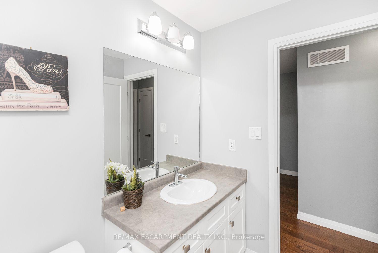 Photo 40 of 55 Greenwich Avenue, Hamilton, Stoney Creek Mountain — HOMEH