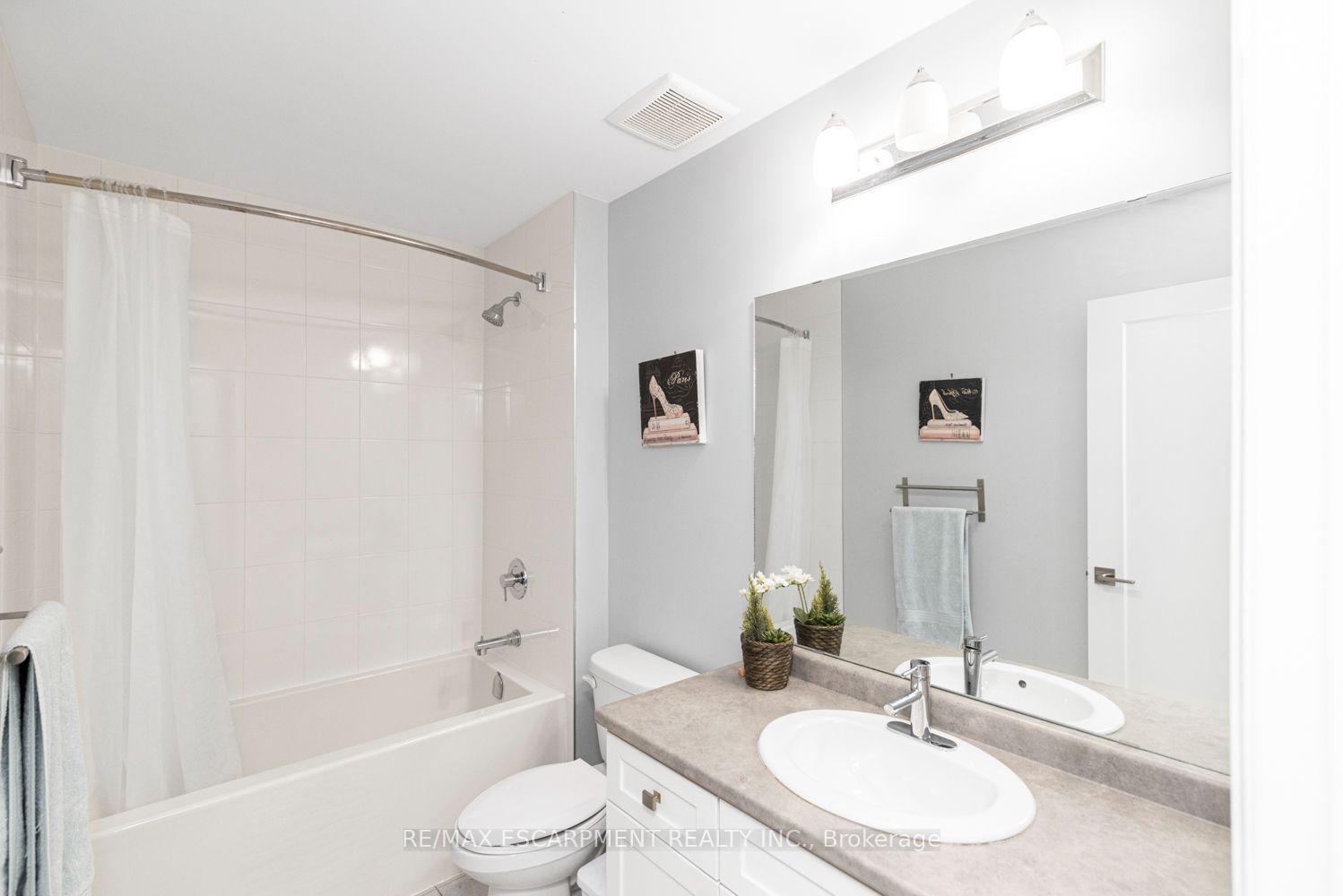 Photo 41 of 55 Greenwich Avenue, Hamilton, Stoney Creek Mountain — HOMEH