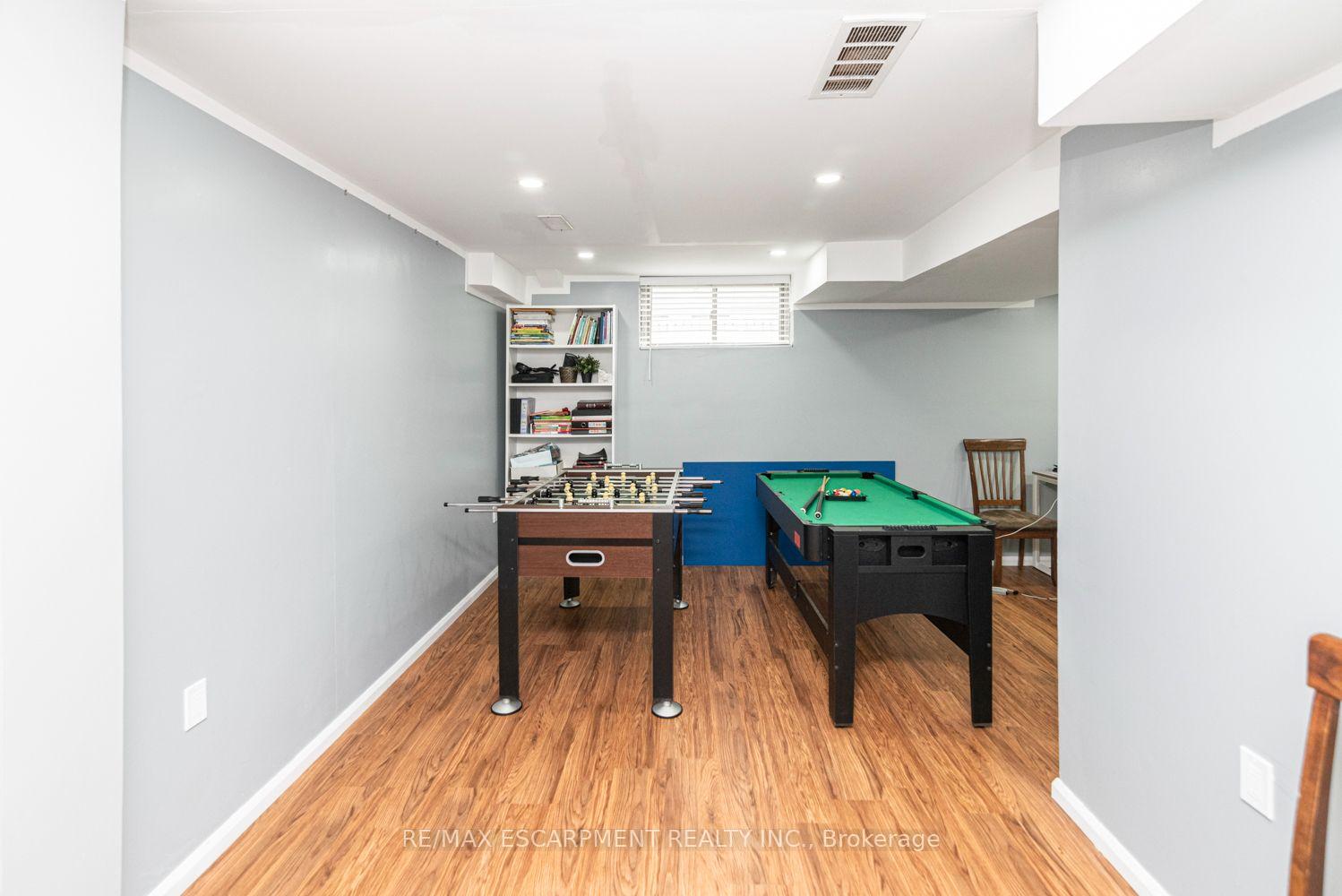 Photo 43 of 55 Greenwich Avenue, Hamilton, Stoney Creek Mountain — HOMEH