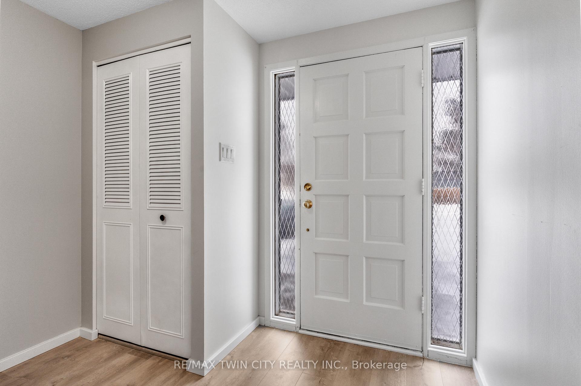 Photo 3 of 111 Manor Drive, Kitchener, Centreville Chicopee — HOMEH