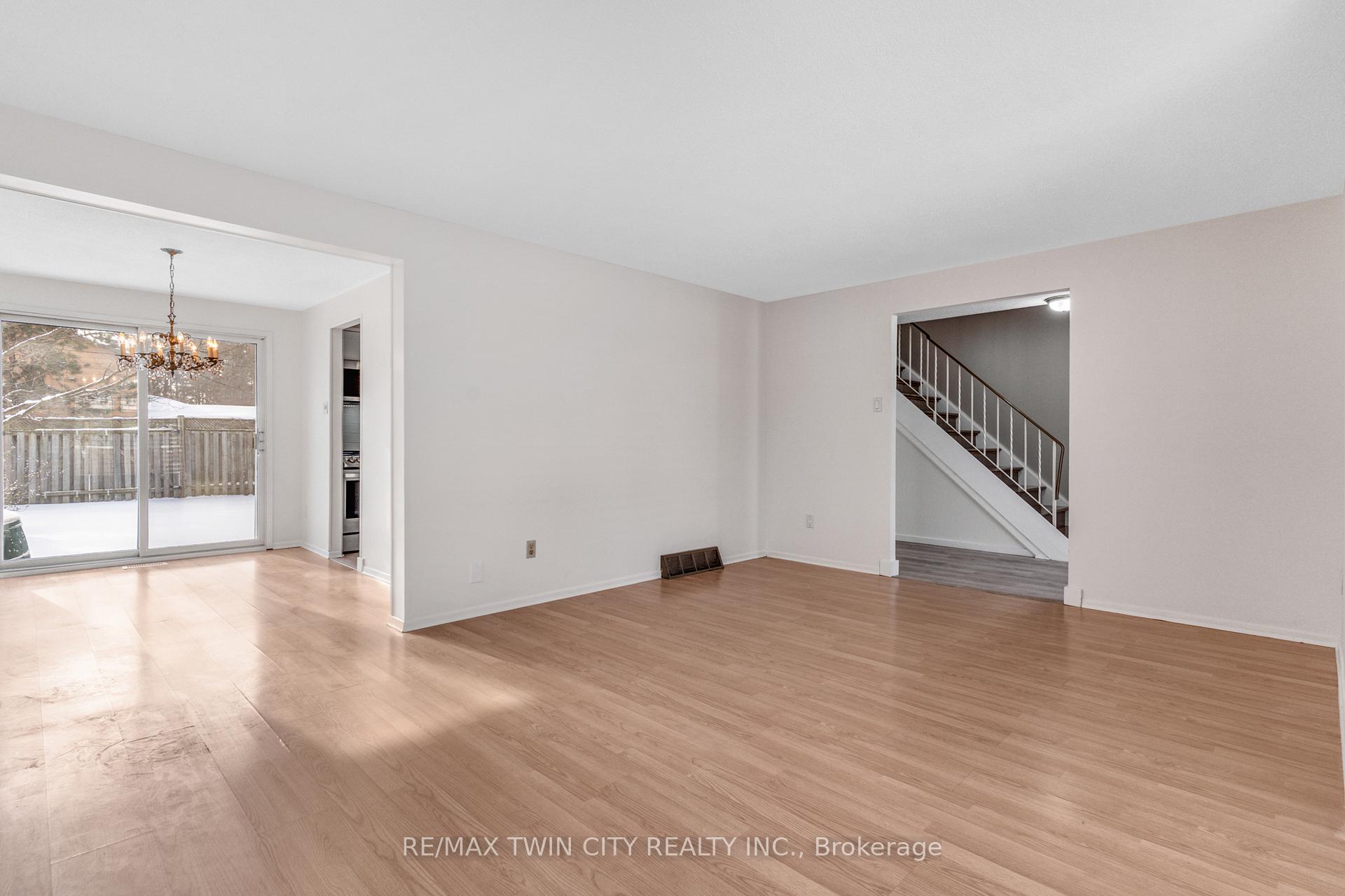 Photo 10 of 111 Manor Drive, Kitchener, Centreville Chicopee — HOMEH