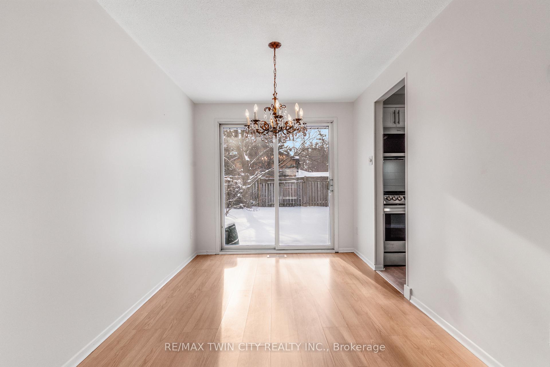 Photo 12 of 111 Manor Drive, Kitchener, Centreville Chicopee — HOMEH