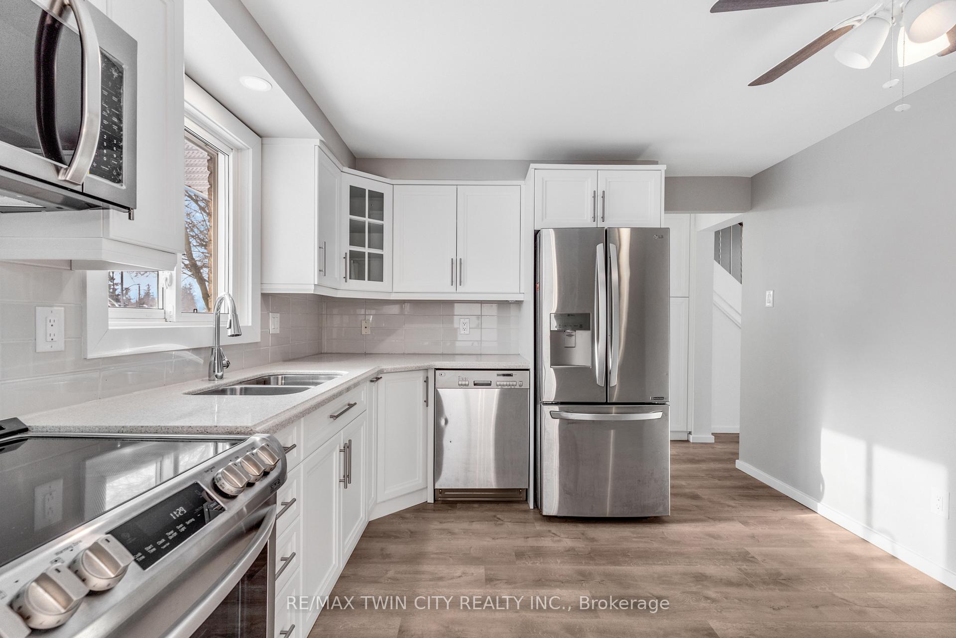 Photo 14 of 111 Manor Drive, Kitchener, Centreville Chicopee — HOMEH