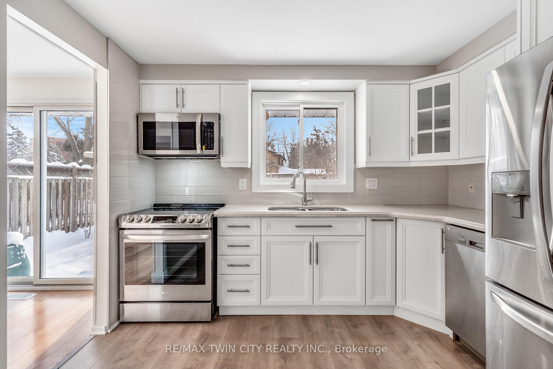 Photo 15 of 111 Manor Drive, Kitchener, Centreville Chicopee — HOMEH