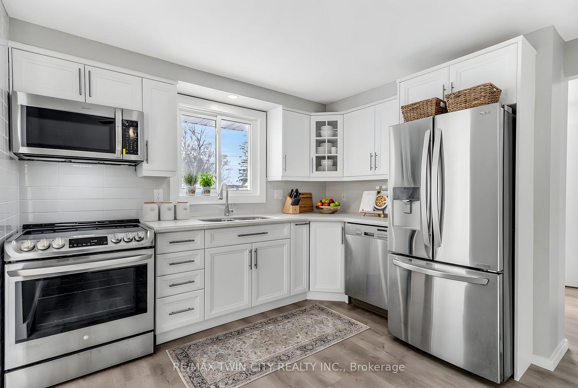 Photo 16 of 111 Manor Drive, Kitchener, Centreville Chicopee — HOMEH