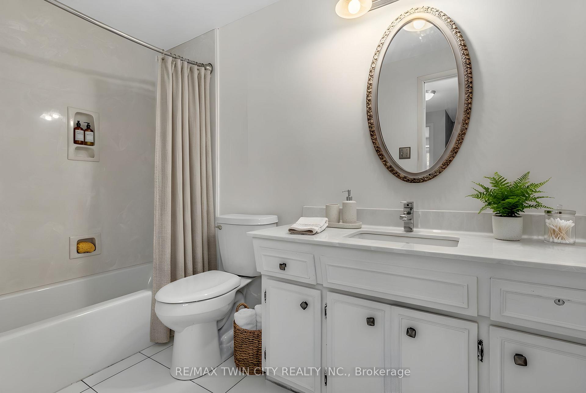 Photo 24 of 111 Manor Drive, Kitchener, Centreville Chicopee — HOMEH