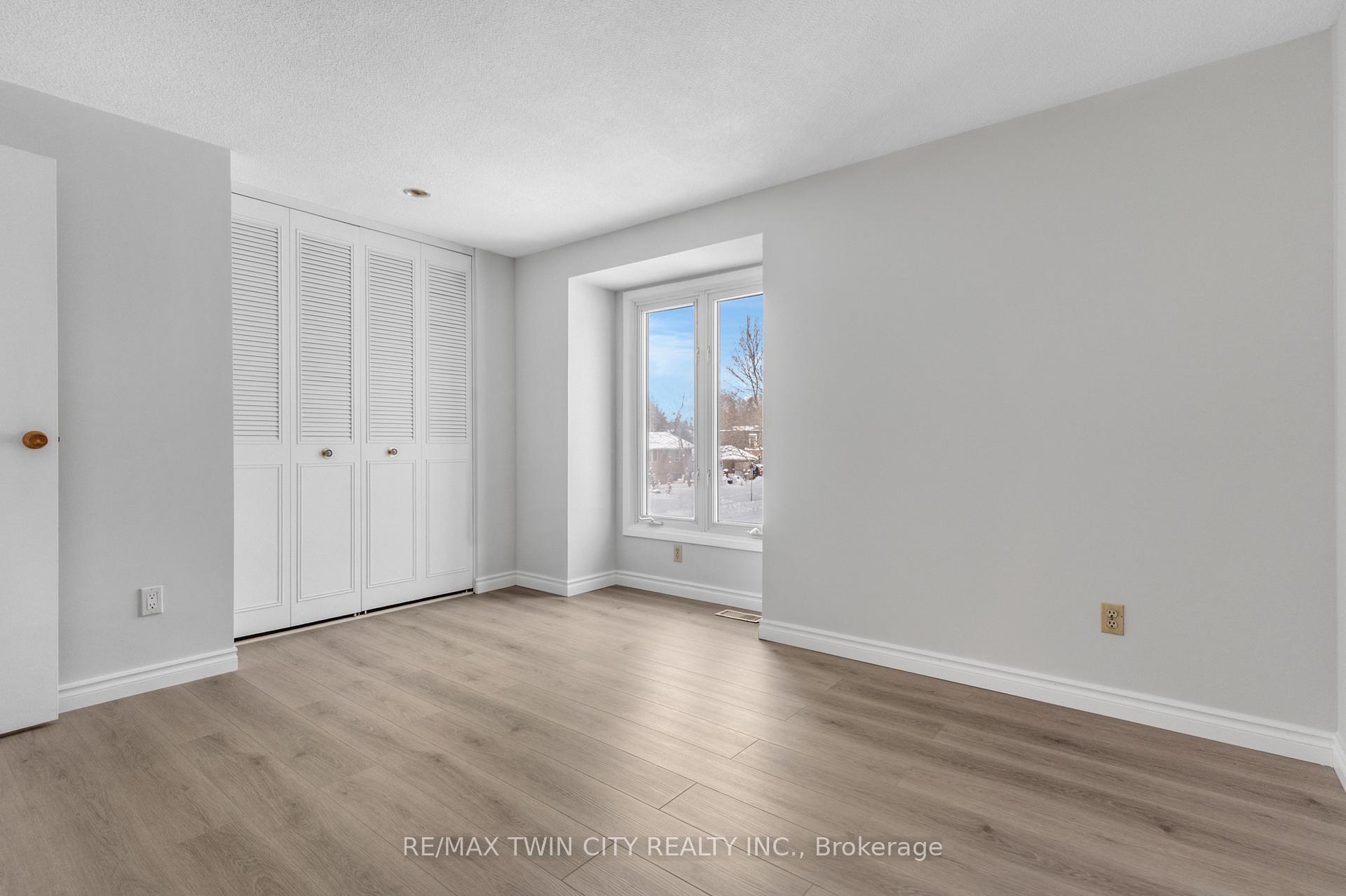 Photo 29 of 111 Manor Drive, Kitchener, Centreville Chicopee — HOMEH