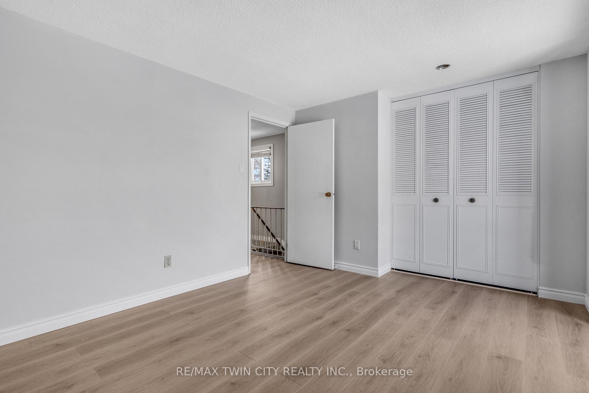 Photo 30 of 111 Manor Drive, Kitchener, Centreville Chicopee — HOMEH