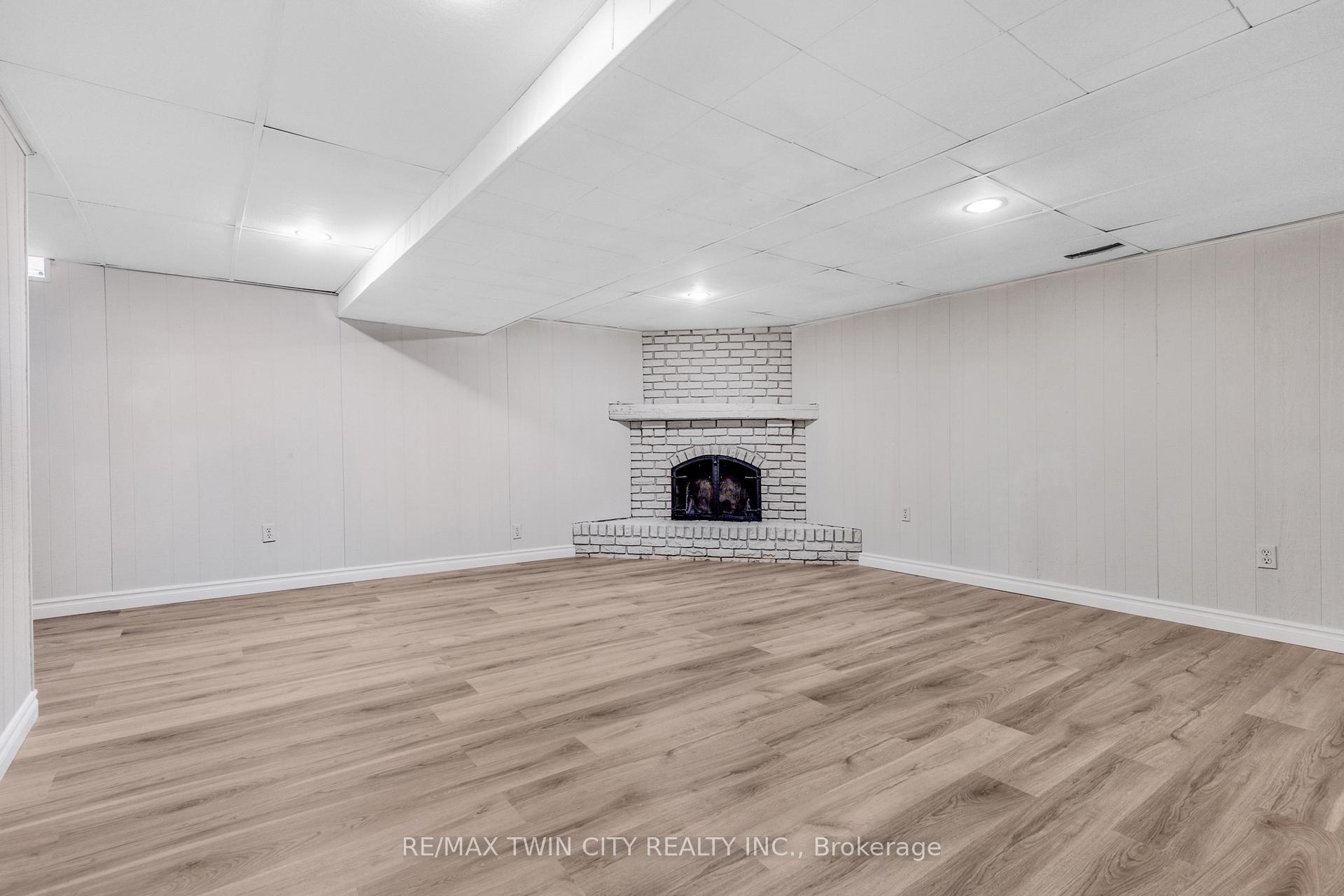 Photo 38 of 111 Manor Drive, Kitchener, Centreville Chicopee — HOMEH