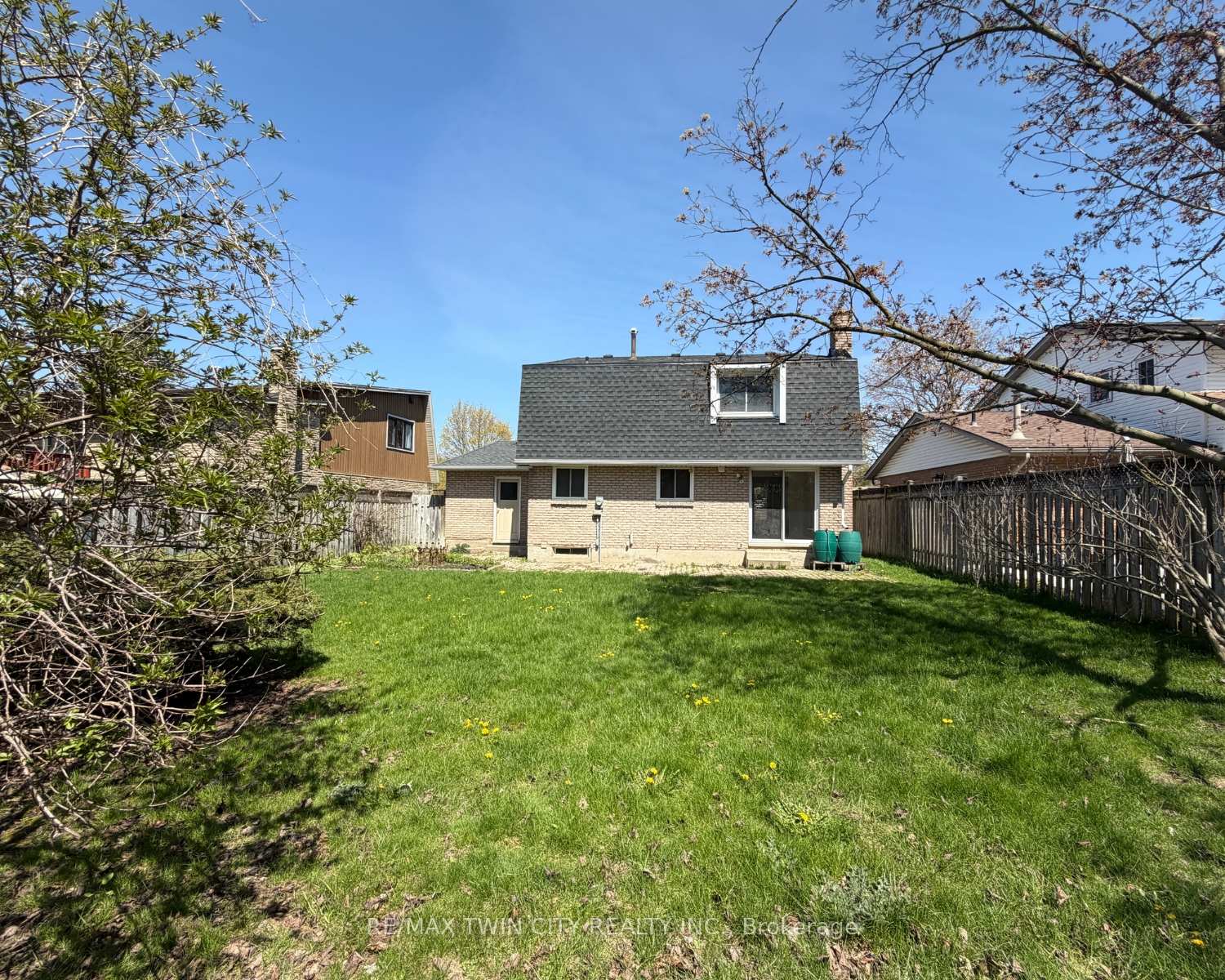 Photo 43 of 111 Manor Drive, Kitchener, Centreville Chicopee — HOMEH
