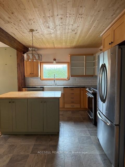 Photo 8 of 8558 Centennial Avenue, Central Elgin, Rural Central Elgin — HOMEH