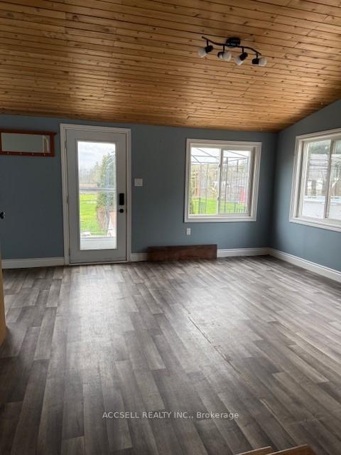 Photo 10 of 8558 Centennial Avenue, Central Elgin, Rural Central Elgin — HOMEH