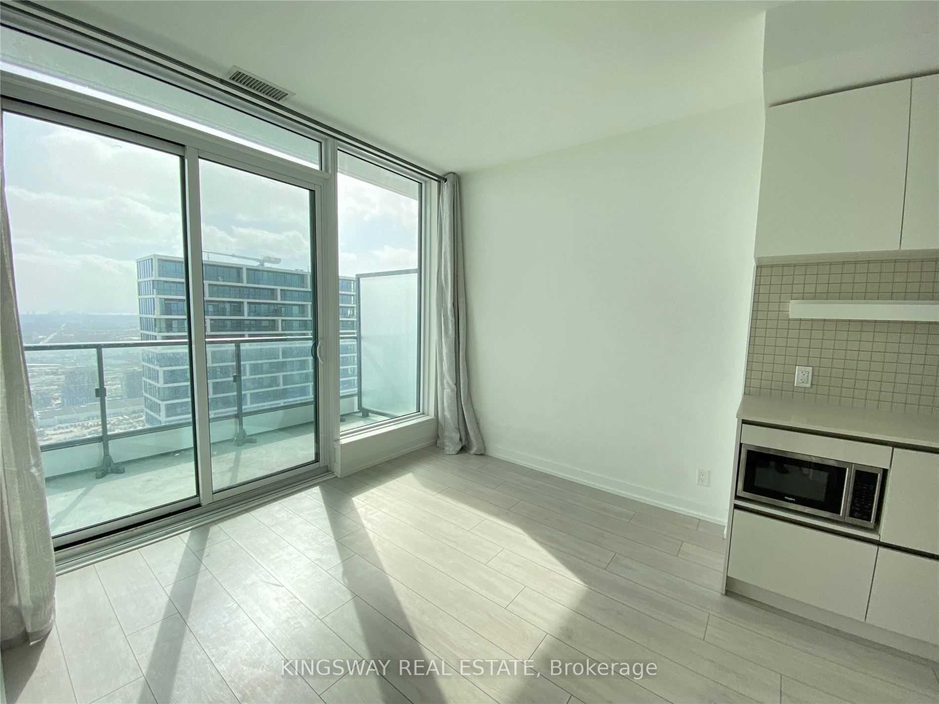 Photo 8 of Unit PH05, 898 Portage Parkway, Vaughan, Vaughan Corporate Centre — HOMEH